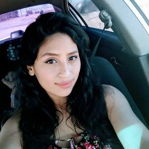 Meet your Posher, Yesenia